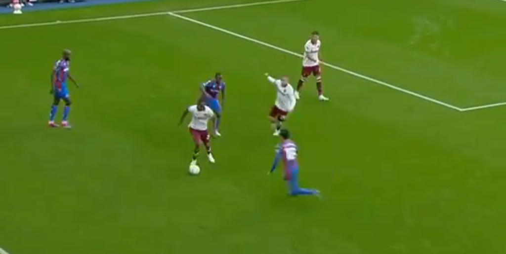 CĐV West Ham phát cuồng với Aaron Wan-Bissaka 1